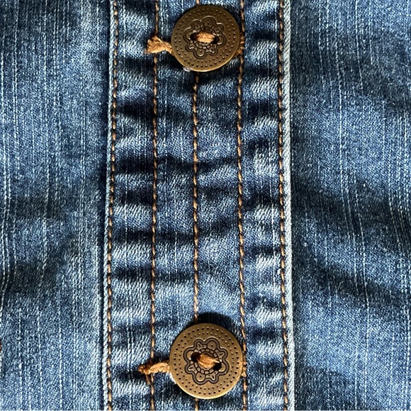 Alfred Dunner Embroidered Denim Jean Shirt Jacket Floral - Picture 9 of 9